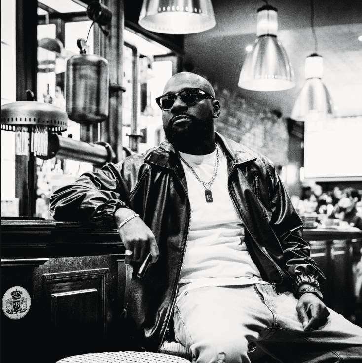 Killamel — Portrait au bar